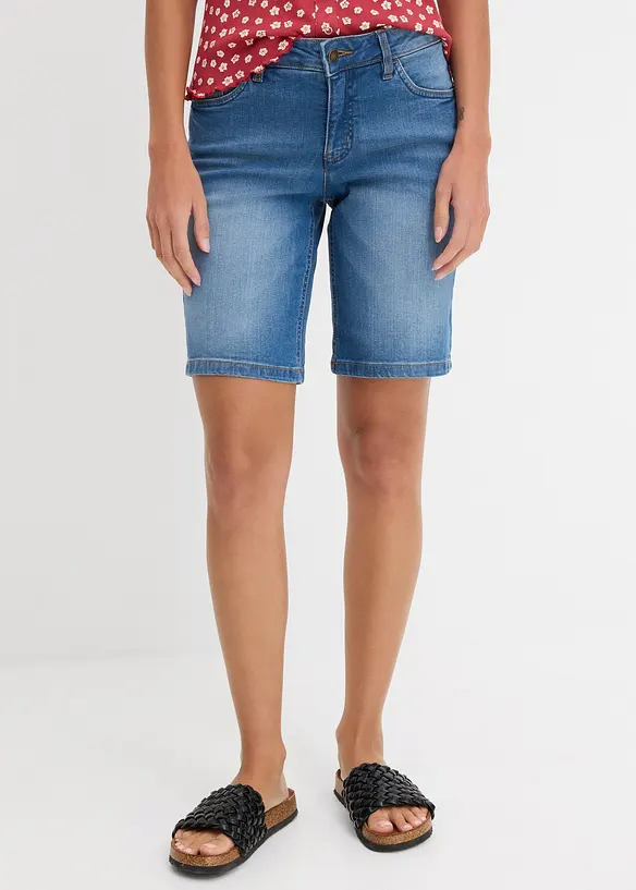 Stretchiga jeansbermudas med f&auml;rgade uppvikta benslut, bonprix