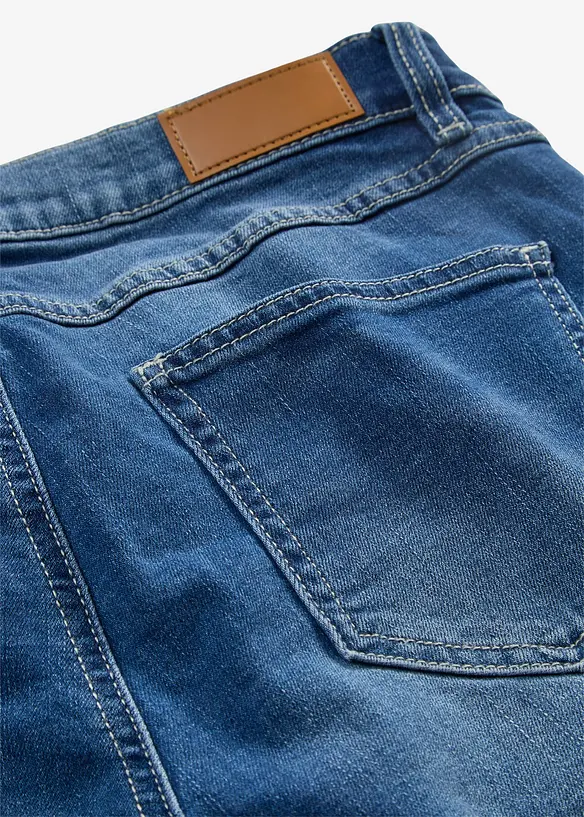 Bekv&auml;ma stretchiga jeansbermudas, bonprix