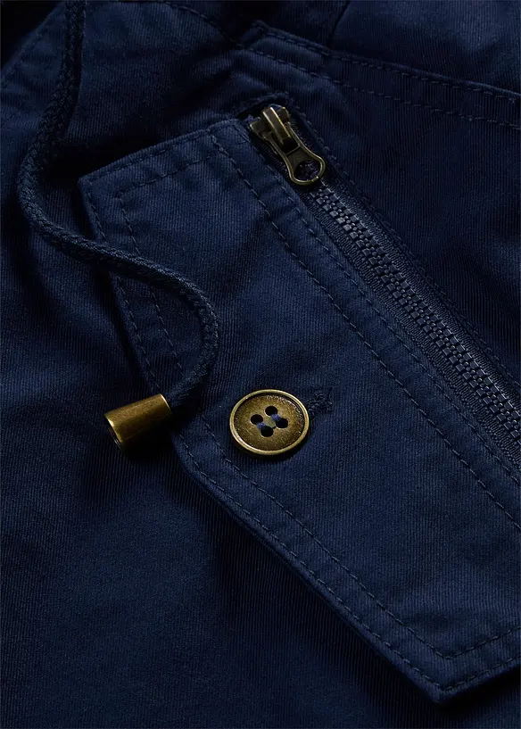 Kort bomullsparkas med st&aring;krage, figursydd, bonprix