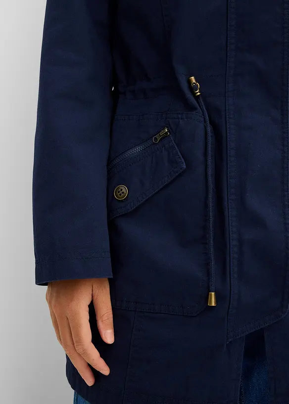 Kort bomullsparkas med st&aring;krage, figursydd, bonprix