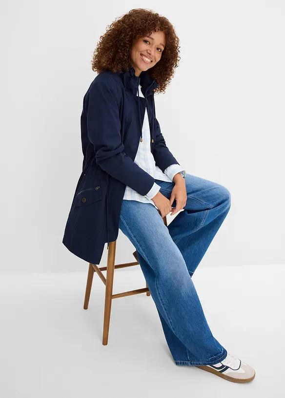 Kort bomullsparkas med st&aring;krage, figursydd, bonprix