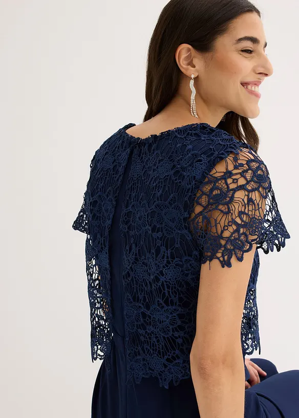 Jumpsuit av stabil trik&aring; med spets, bonprix