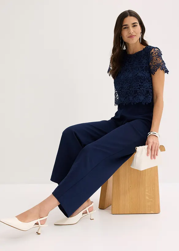 Jumpsuit av stabil trik&aring; med spets, bonprix