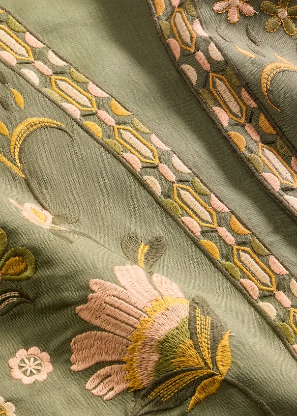Broderad v&auml;st i luftig bomullsmix med linne, bonprix