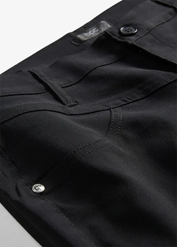 Stretchig bengalinbyxa i bootcutmodell, bonprix