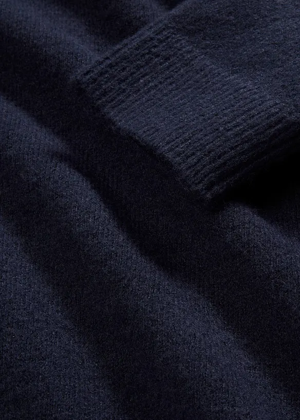 Tr&ouml;ja med rund halsringning och &ouml;verskurna axlar, bonprix