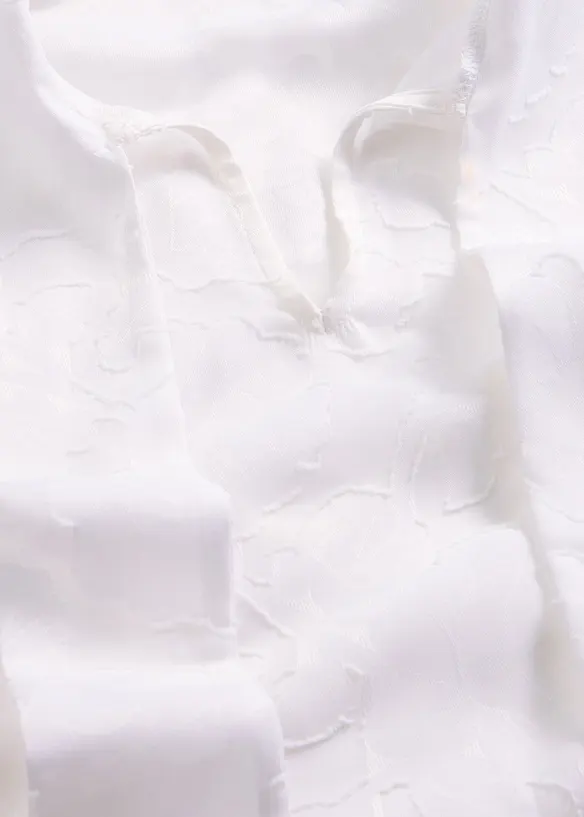 Dra p&aring;-blus med broderi, bonprix