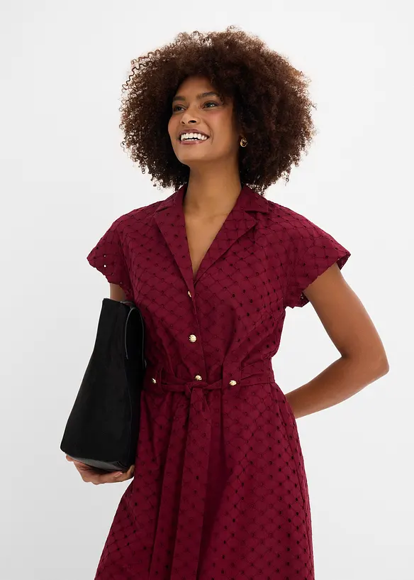 Skjortkl&auml;nning med h&aring;lm&ouml;nstrad spets, bonprix