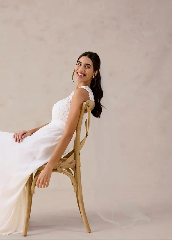 L&aring;ng aftonkl&auml;nning med spets, bonprix