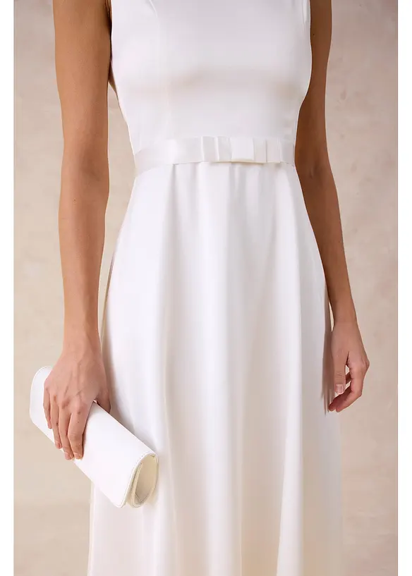 Fodralkl&auml;nning av glansig satin, bonprix