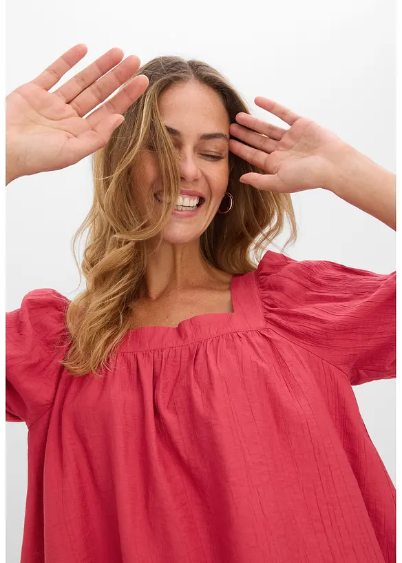 Blus av krinklat material med struktur, bonprix