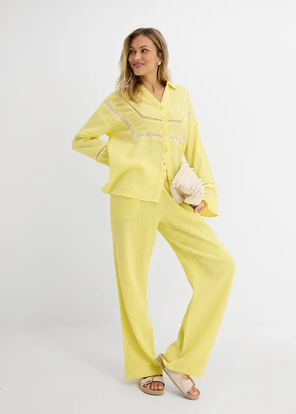 Muslinblus med spetsinf&auml;llningar, bonprix