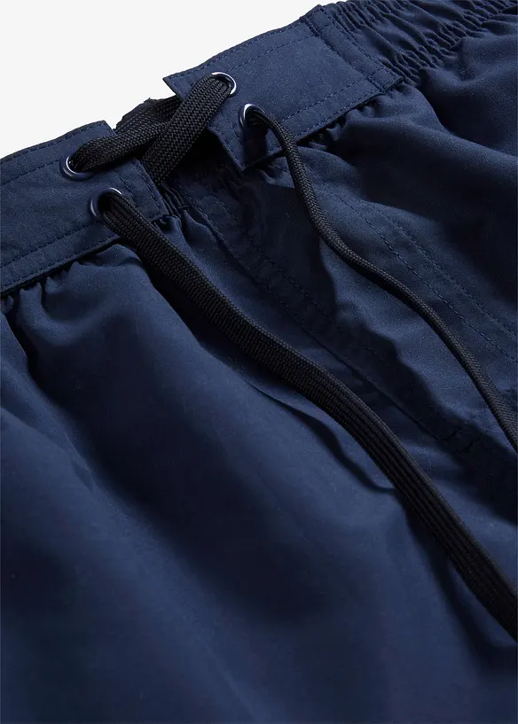 Badshorts med fickor i sidan, bonprix