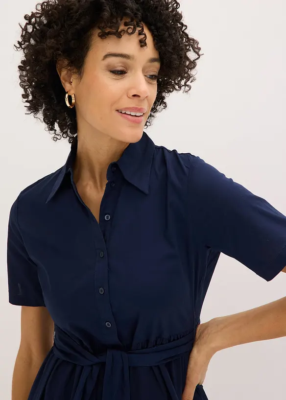 Skjortkl&auml;nning i elastisk bomullsmix, bonprix