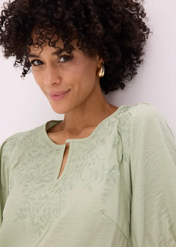 L&auml;tt transparent blustunika med broderi, bonprix