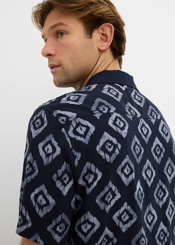 Kort&auml;rmad skjorta med resortkrage, bonprix