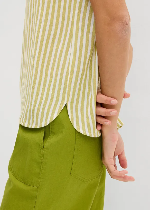 Kort&auml;rmad blus i f&ouml;ljsam viskos, bonprix