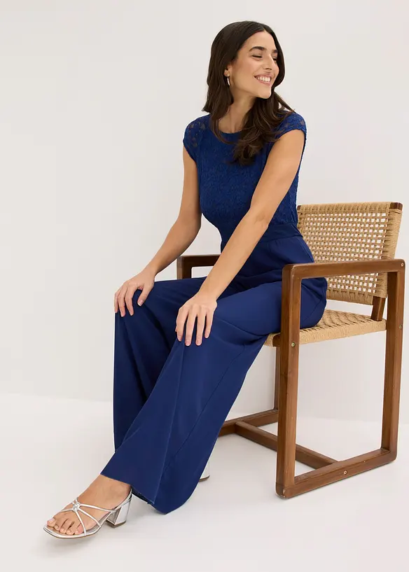 Jumpsuit av tunn chiffong med spets, bonprix