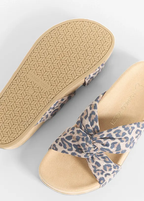 Djurm&ouml;nstrad toffla med plat&aring;sula fr&aring;n Marco Tozzi, Marco Tozzi