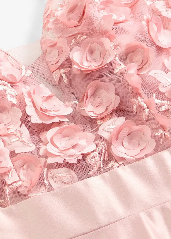 Aftonkl&auml;nning i gl&auml;nsande satin med blomapplikation, bonprix