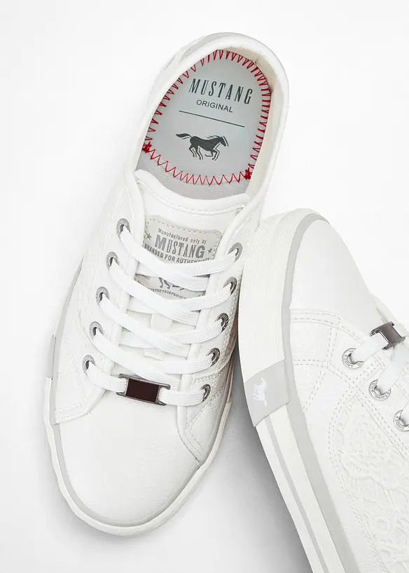 Sneakers med spets fr&aring;n Mustang, Mustang