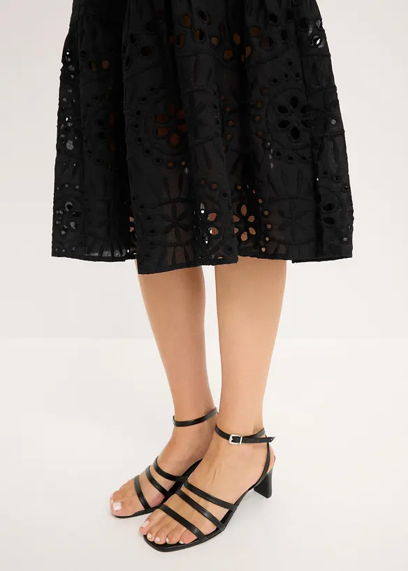 Mellanl&aring;ng bomullskl&auml;nning med h&aring;lbroderi, bonprix