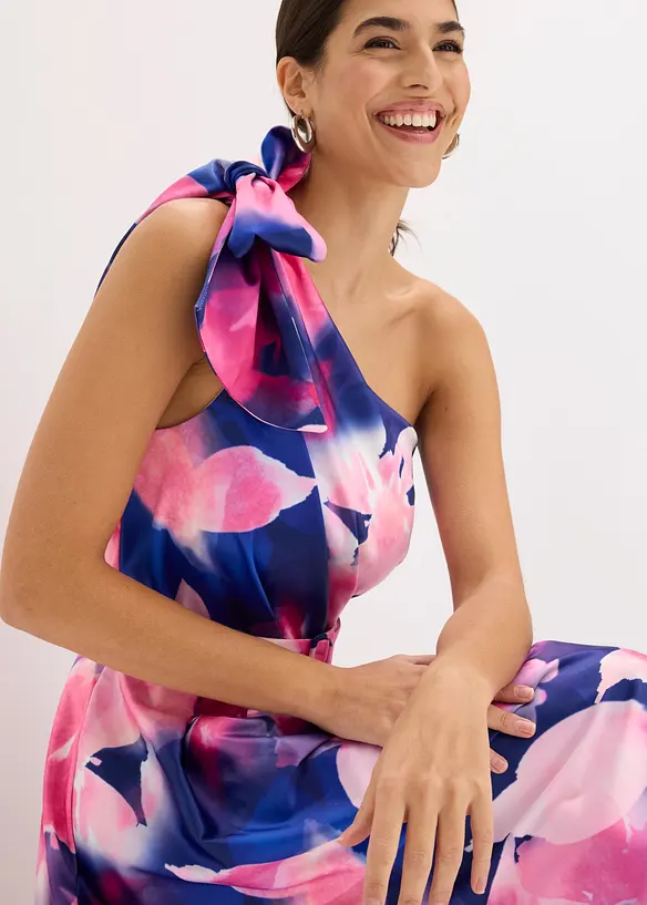 One shoulder-kl&auml;nning i gl&auml;nsande satin, bonprix