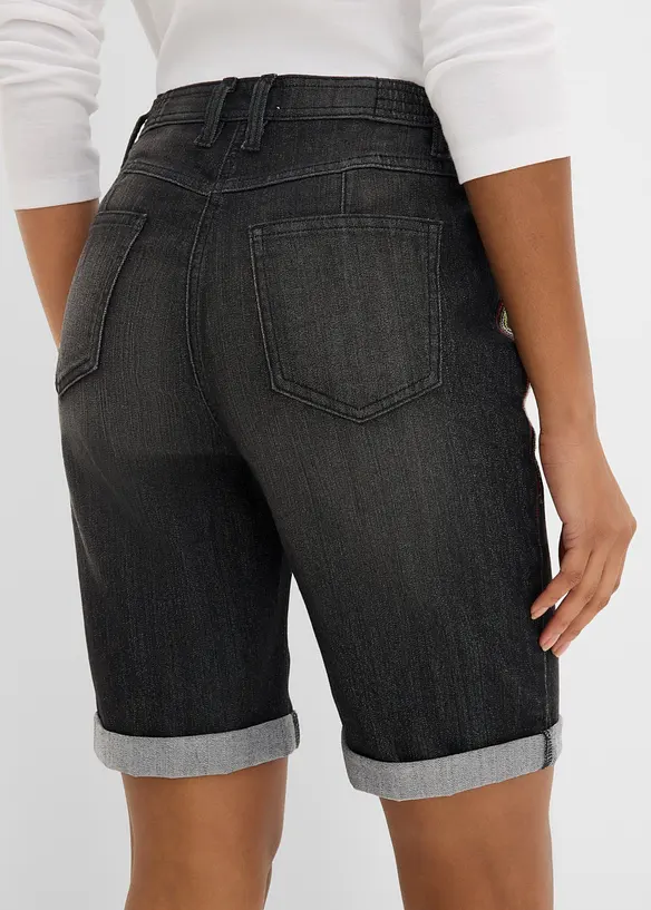 Jeansbermudas Mid Waist med broderi och bekv&auml;m midja, bonprix