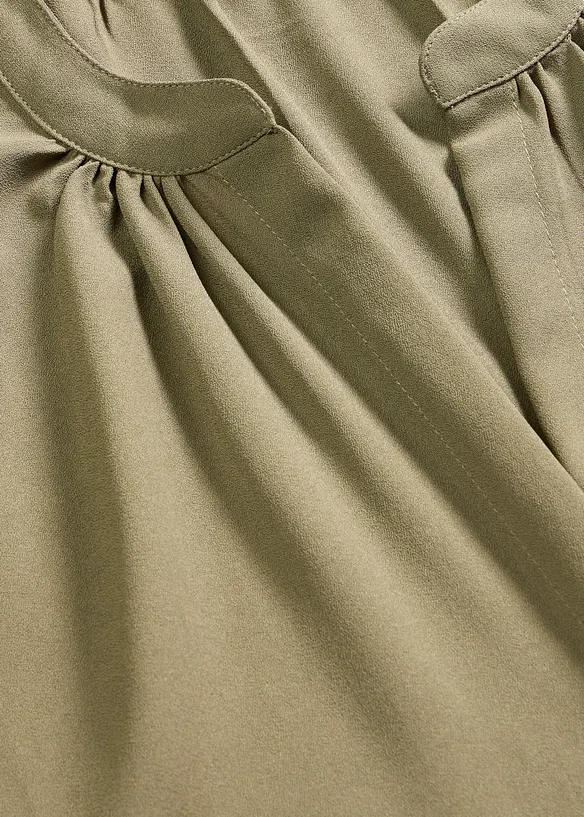 Kort&auml;rmad blus med dold knappsl&aring;, bonprix