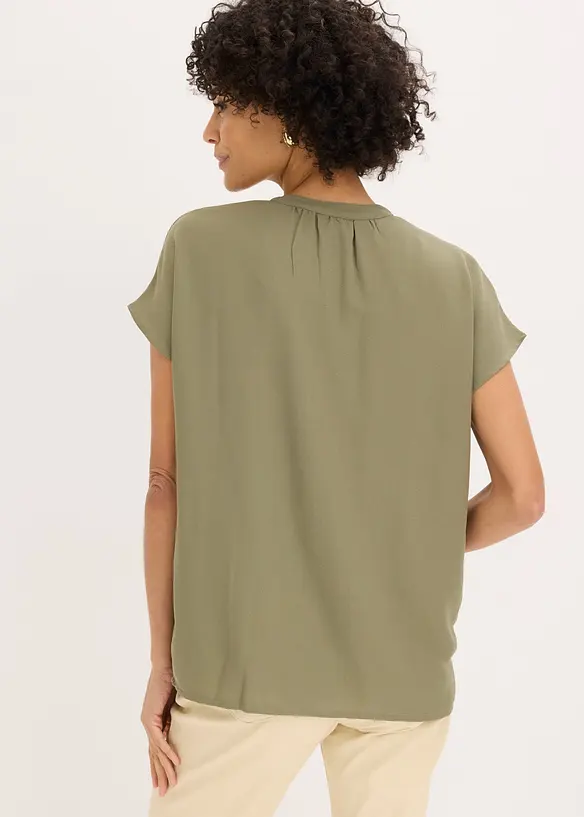 Kort&auml;rmad blus med dold knappsl&aring;, bonprix