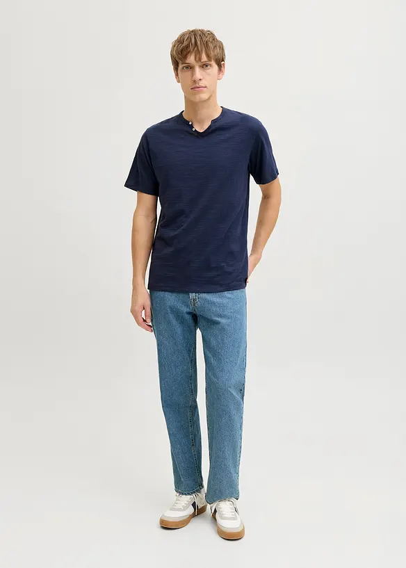 T-shirt i bomull med farfarskrage, fr&aring;n JJ REBEL, JJ REBEL