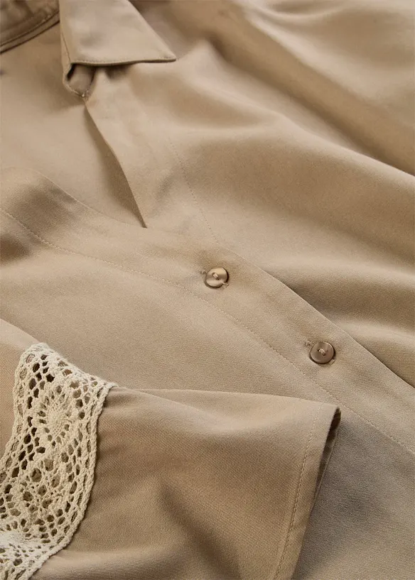 Blus i f&ouml;ljsam viskos, bonprix