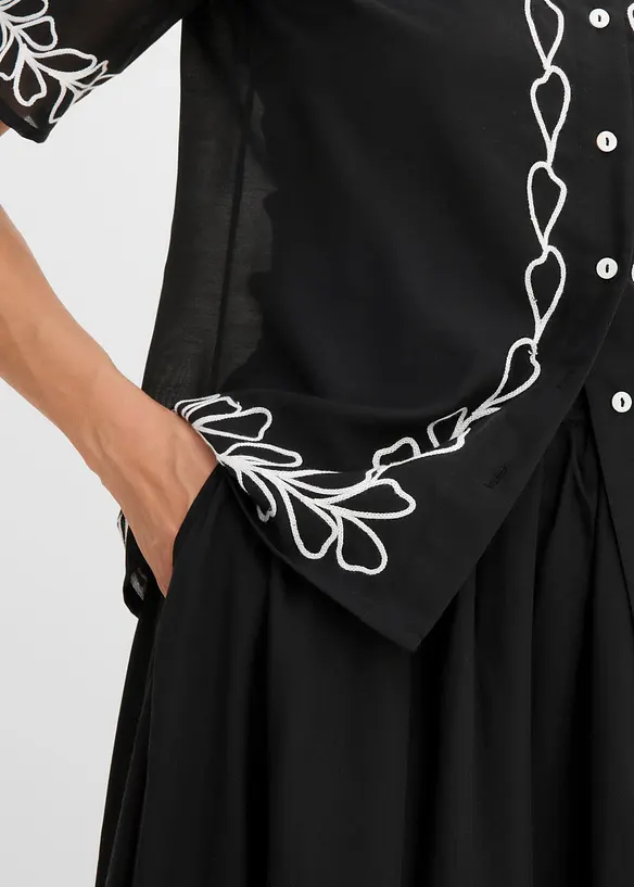 Blus med broderi, bonprix