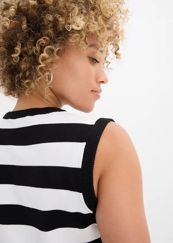 Stickad kl&auml;nning, bonprix