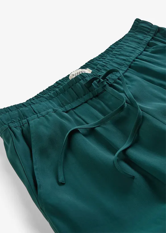 Bekv&auml;ma shorts i viskosmix, bonprix