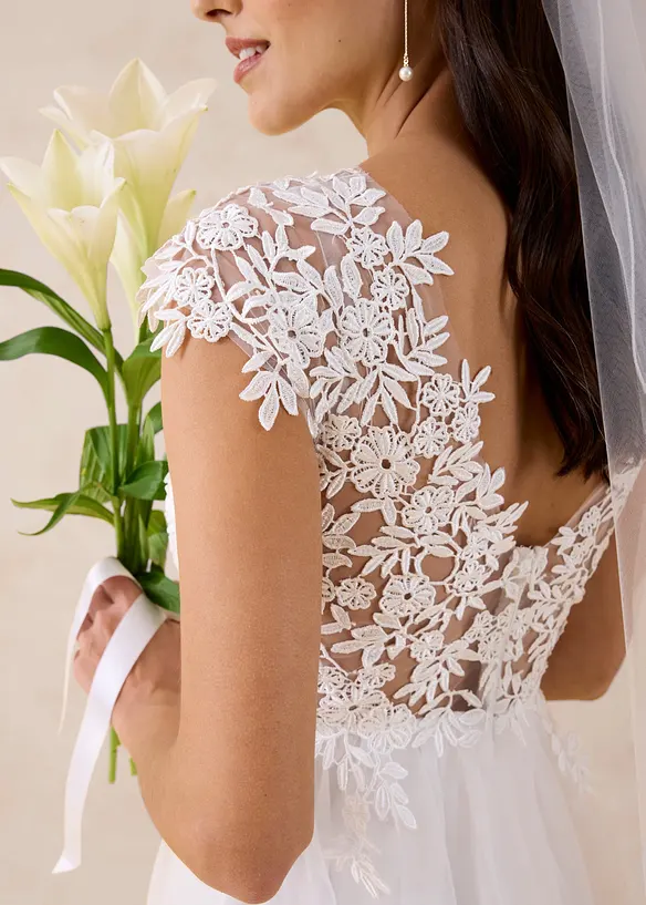 Brudkl&auml;nning i uts&ouml;kt tyll med spets, bonprix