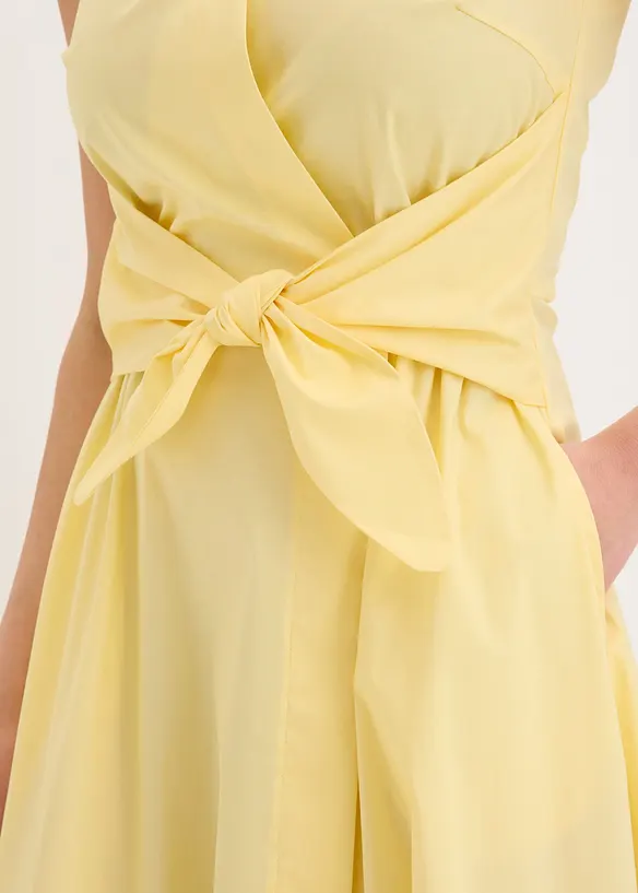 Kl&auml;nning med knytdetalj, bonprix