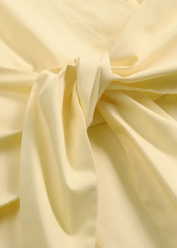 Kl&auml;nning med knytdetalj, bonprix