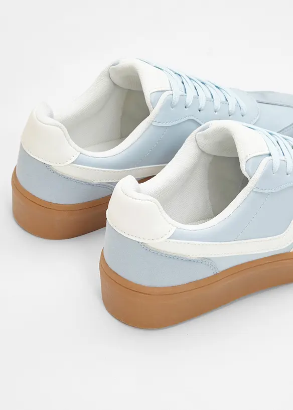 Sneakers med plat&aring;sula och retrolook, bonprix