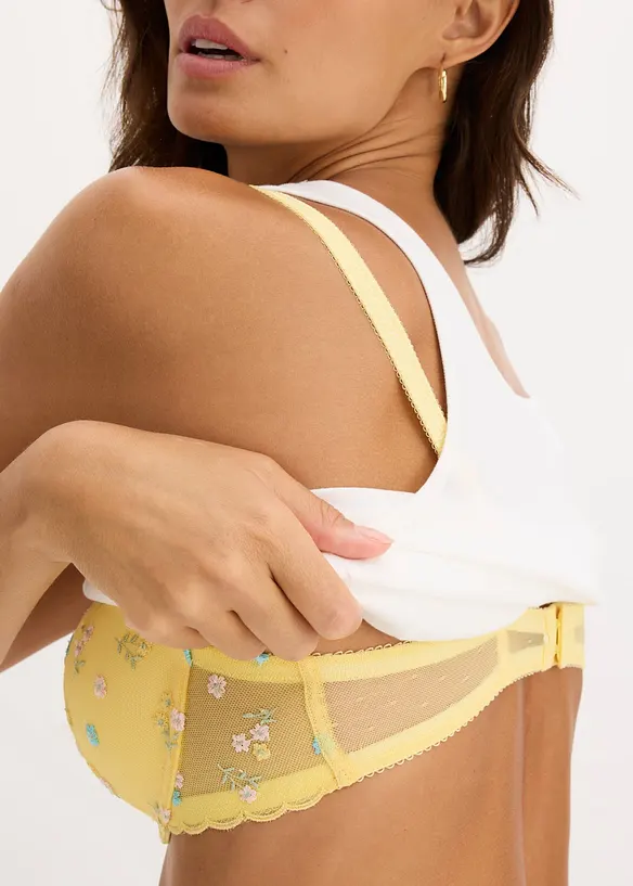 BH med formpressade kupor, av diskret spets, bonprix