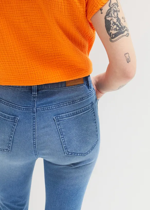 Stretchiga caprijeans, bonprix