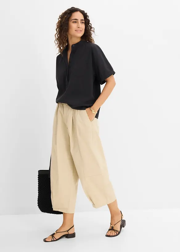 Kort&auml;rmad blus med nedhasade axlar, bonprix