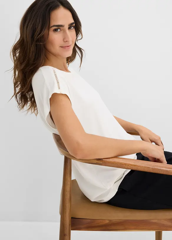 Topp med h&aring;lbroderi p&aring; axlarna, bonprix