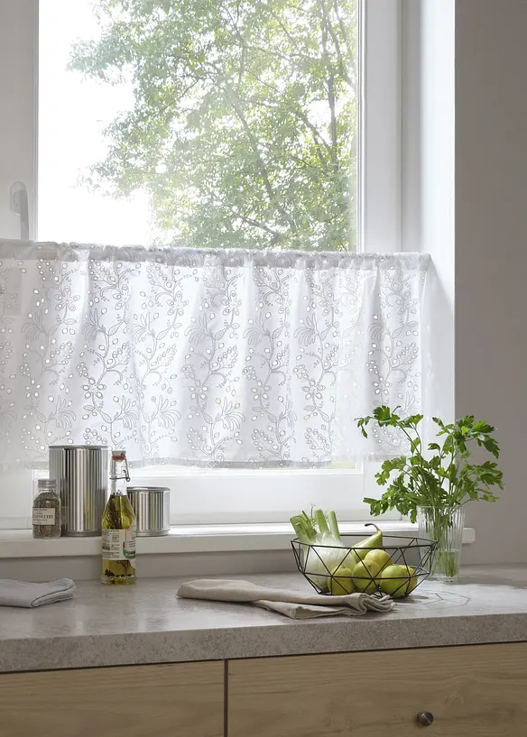 Caf&eacute;gardin i ekologisk bomull med h&aring;lbroderi, bonprix