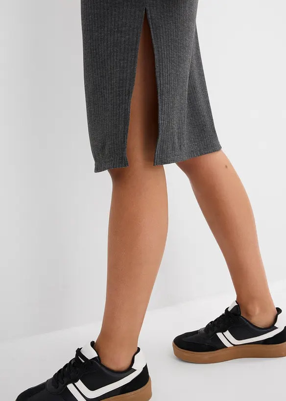 Ribbad kl&auml;nning av viskosmix med sidslitsar, bonprix