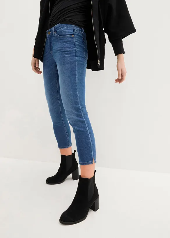 Bekv&auml;ma 7/8-stretchjeans med slits, bonprix