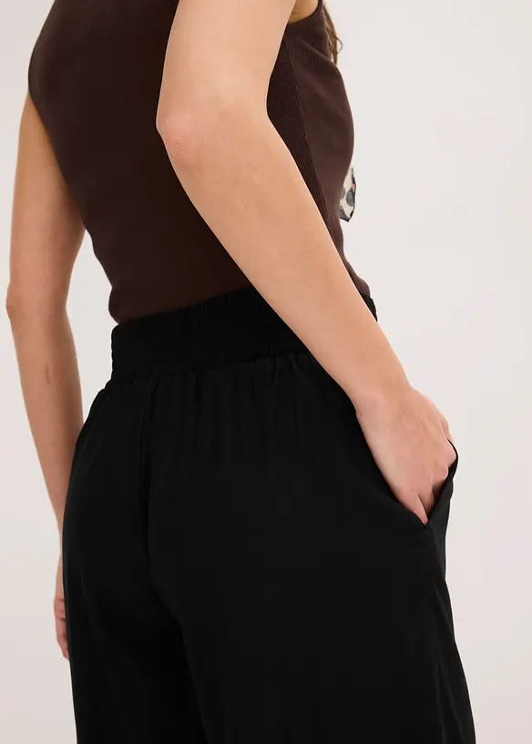 Shorts i viskos med knytband, bonprix