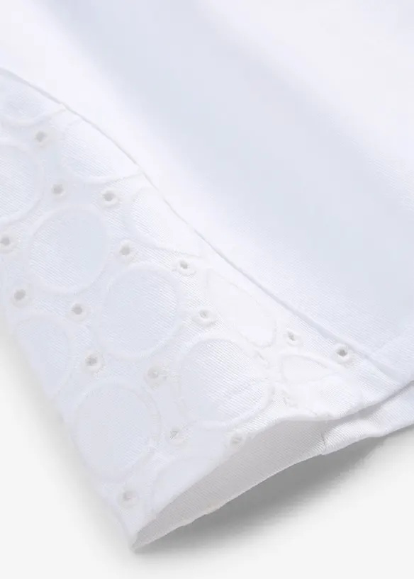 Shorts med h&aring;lbroderi, bonprix