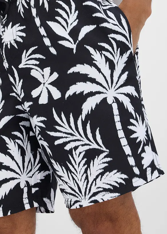 Badshorts med fickor i sidan, bonprix