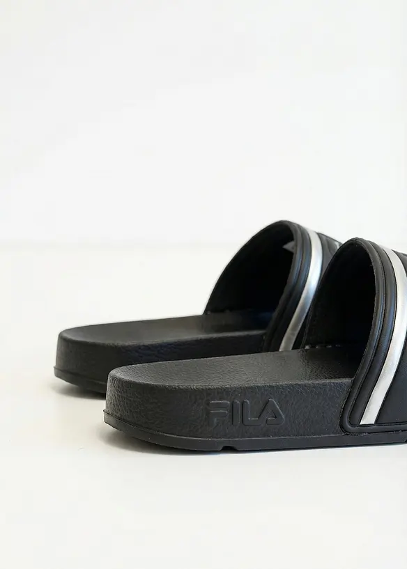 Toffla fr&aring;n Fila med metallicdetaljer, FILA